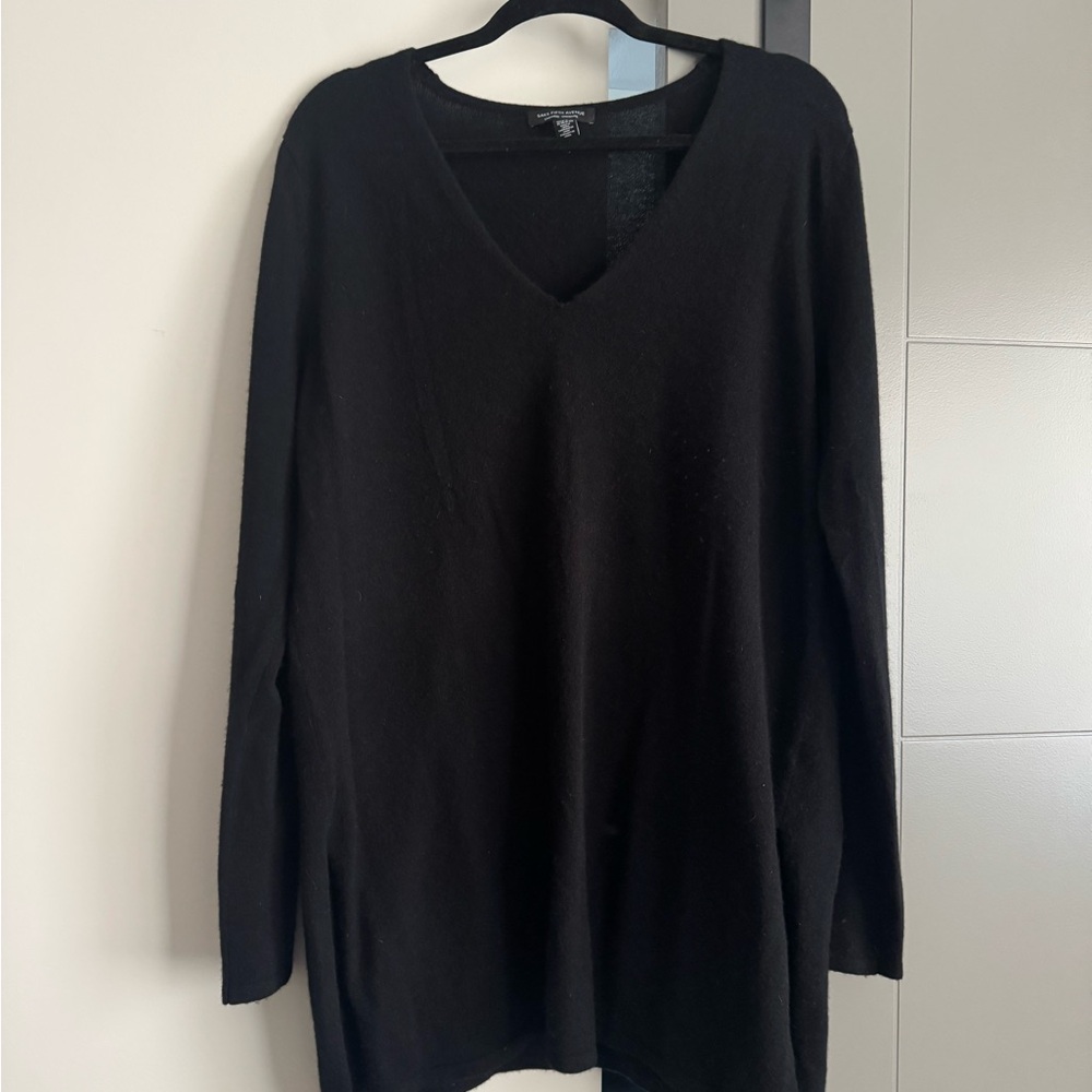 Saks Fifth Avenue Cashmere Black V-Neck Sweater